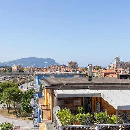 Italian Experience- Conero Bluloft *